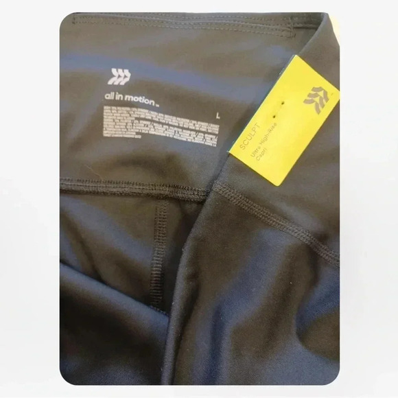 All In Montion NWT Ultra High  Rise Black Capri Size Large - Picture 6 of 8